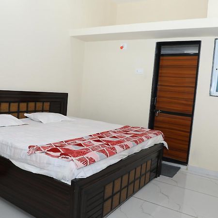 Aradhya Prime Home Stay Garudeshwar Extérieur photo