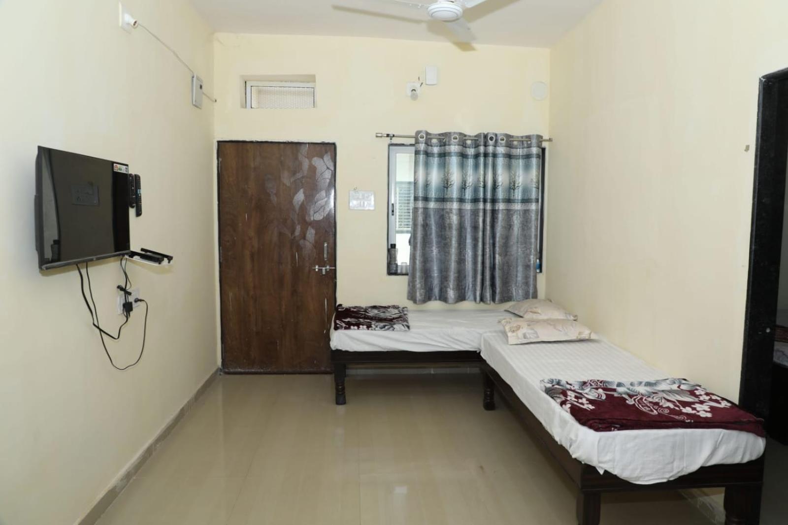 Aradhya Prime Home Stay Garudeshwar Extérieur photo
